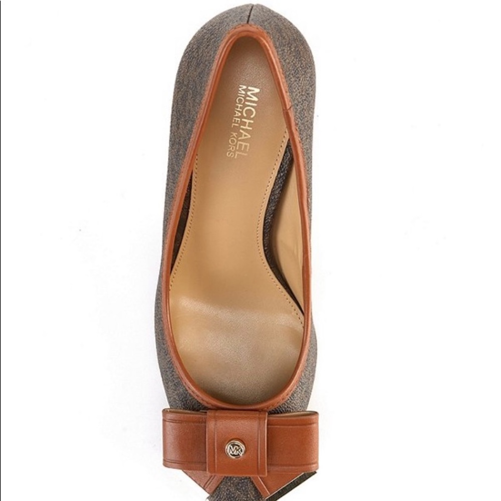 PSA ISO OF THESE SHOES ASAP IN SIZE 10-11